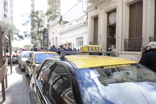 El municipio quiere la tarjeta Movi en los taxis.
