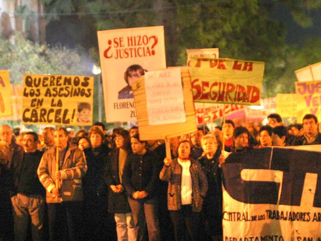 Reclamo constante. La muerte de José Luis provocó que miles de vecinos coparan las calles pidiendo justicia. Foto: Horacio Rodríguez / Diario UNO.