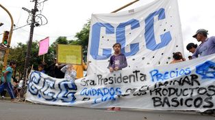 Diferentes organizaciones cortan calles y accesos a santa fe por el paro