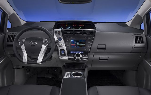 Toyota empez&oacute; a tomar pedidos para su auto h&iacute;brido el&eacute;ctrico-naftero