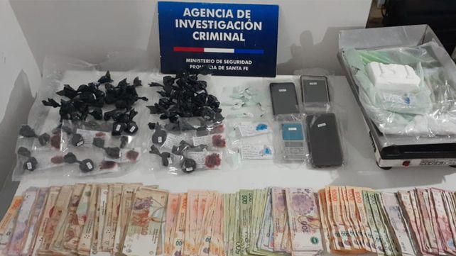 Detienen a dos hermanos por la venta barrial de drogas en San Javier: les secuestraron cocaína y marihuana