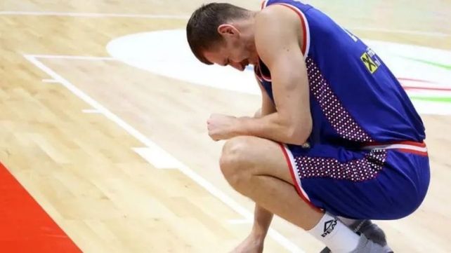 Boriša Simanic recibió un golpe cuando intentó convertir y no pudo seguir jugando.