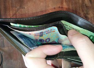 Salarios formales: acumulan caída del 23,9% en cuatro meses