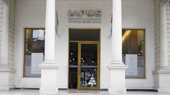 El gobierno provincial puso el foco en el plus médico que le cobran a afiliados de Iapos