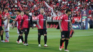 Ever Banega y Darío Benedetto, en la noche caliente de Newells en el Coloso.