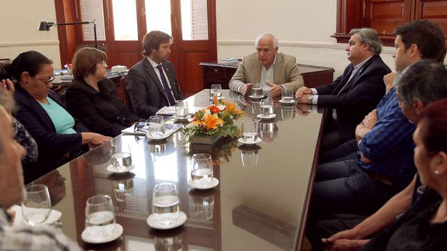 Lifschitz abordó la problemática de la inseguridad con familiares de víctimas Lifschitz abordó la problemática de la inseguridad con familiares de víctimas
