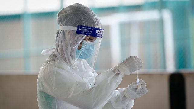 Coronavirus: la mortalidad en terapia intensiva bajó del 60 al 36 por ciento
