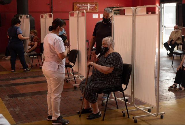 CAMPAÑA. La vacunación a los mayores de 70 años viene lenta.