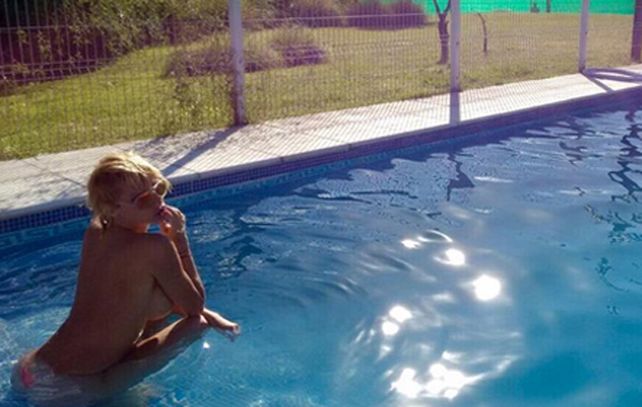 Provocador topless de Vicky Xipolitakis