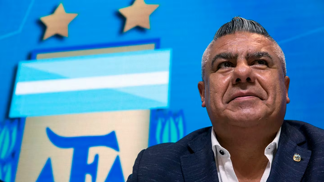 Claudio Chiqui Tapia iba por la reelección ya hora el proceso quedó suspendido.