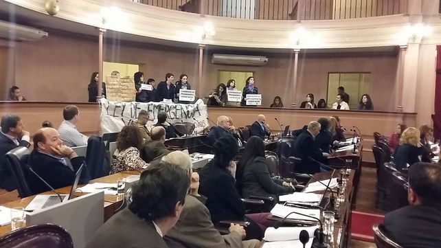 Exigieron la declaración de la emergencia por violencia de género a diputados en plena sesión