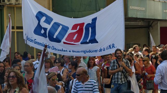 Los docentes universitarios reclaman aumentos de sueldos y mejores condiciones de trabajo.&nbsp;