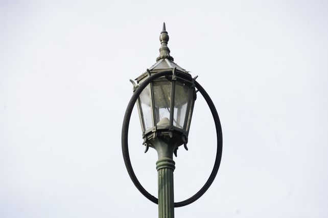 Plaza Alberdi y Plaza Almirante Brown (en zona norte) son algunos de los espacios públicos que tuvieron más afectación por vandalismo y están contiguas una de la otra.