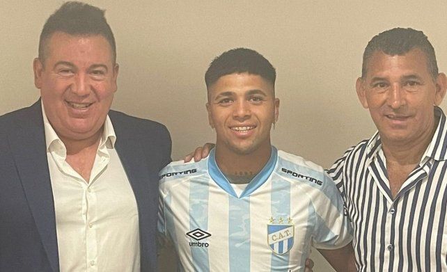 Colón me esperó seis meses para que me adapte a Primera