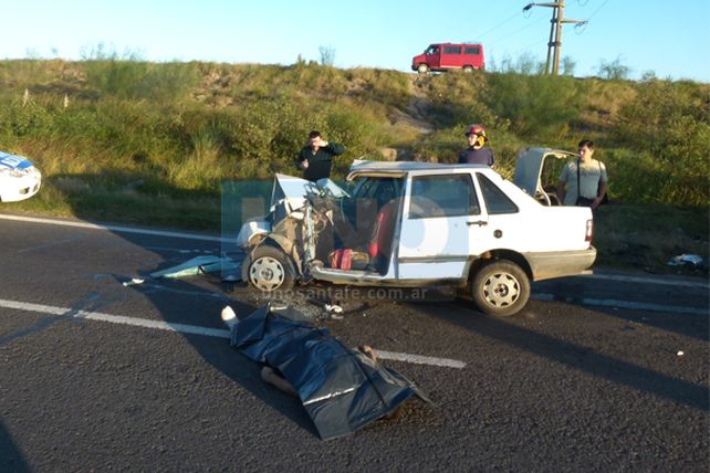 Murieron dos personas en un violento choque en la circunvalación oeste