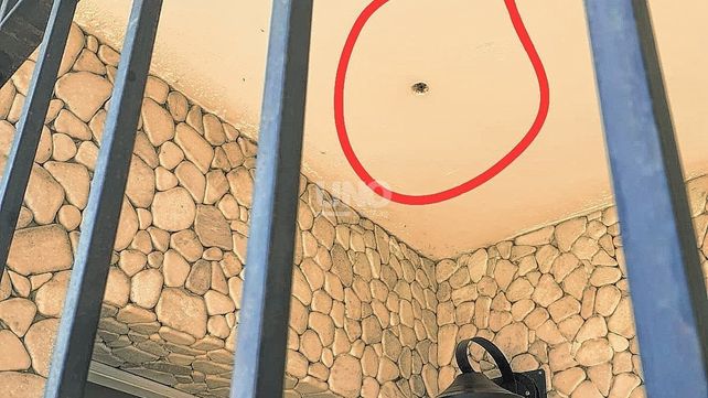 Balazo en una casa. Los vecinos del Club Villa Dora se sienten víctimas y rehenes de las interpretaciones de los funcionarios que permiten que continúe el baile en el establecimiento