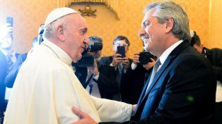 El presidente saliente, Alberto Fernández, suspendió su encuentro con el Papa Francisco para continuar los trabajos de transición