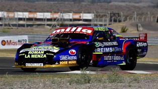 Al frente. El Dodge de Germán Todino se las trae. Marcó el rumbo en San Juan y quiere darle pelea a Werner.