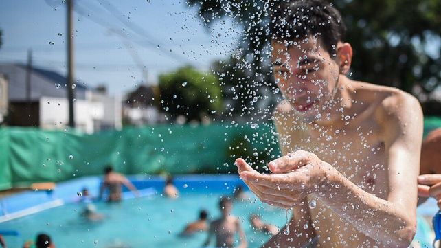 Colonias, clubes y jardines de infantes: Perotti habló de definir incorporaciones de manera gradual y ordenada