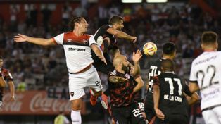 Newells y River se enfrentarán mañana en el parque Independencia.