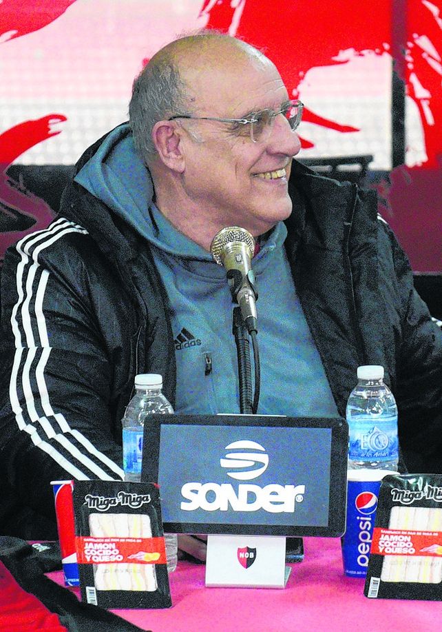 Eduardo Bermúdez. El presidente rojinegro aseguró que saldarán la deuda.