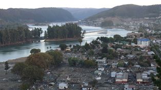 Dos fuertes r&eacute;plicas del sismo estremecen a Chile y el p&aacute;nico se apodera de Concepci&oacute;n