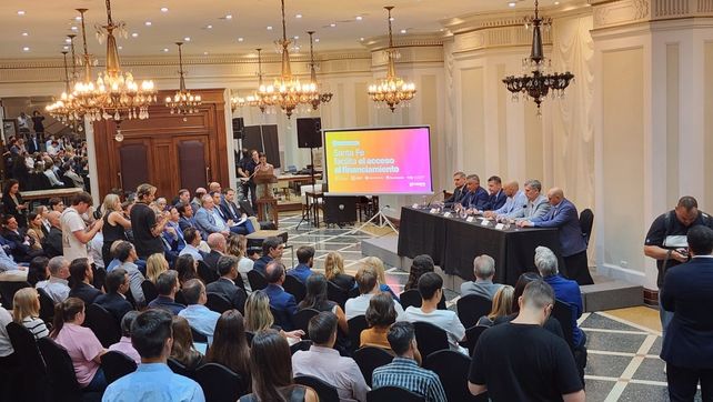 La presentación del acuerdo el pasado jueves en el Salón Mercurio de la Bolsa.