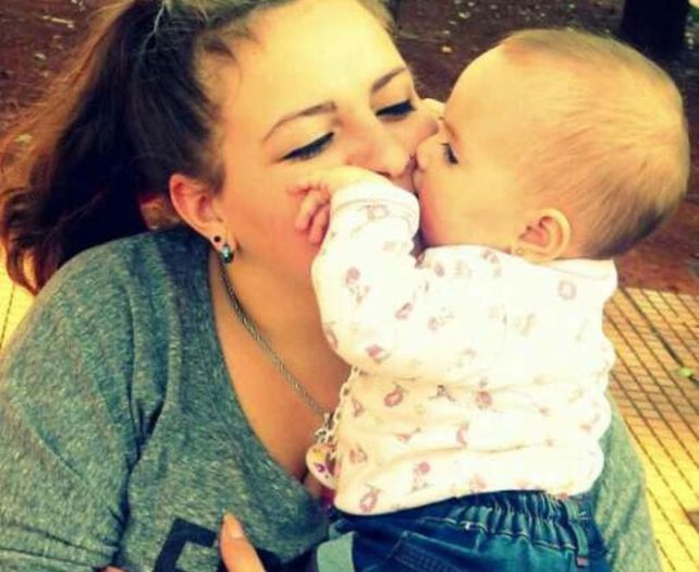 Tetazo: otra mujer denunció que tres policías le prohibieron amamantar a su beba en la calle