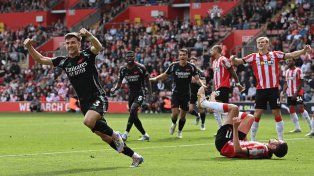 Arsenal terminó segundo en la Premier League y el United se quedó sin Champions