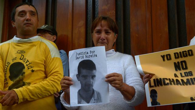 Tres años de prisión condicional para uno de los jóvenes acusado de haber participado del linchamiento de David Moreira