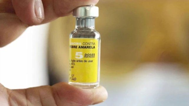 Sin stock público: los viajeros santafesinos deberán comprar la vacuna contra la fiebre amarilla en farmacias