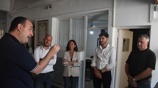 A comienzos de octubre el gobernador Maximiliano Pullaro visitó la escuela y se comprometió a gestionar los fondos necesarios para las obras en sanitarios y cocina.