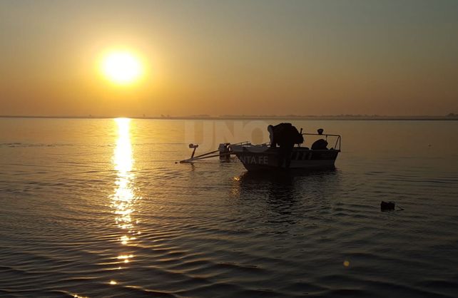 Los trabajos de b&uacute;squeda de las dos personas desparecidas en la laguna Set&uacute;bal.
