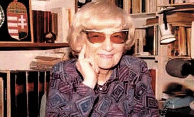 Lily Sullos se encontraba enferma y a poco de cumplir 85 años.