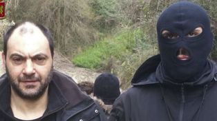 Arrestan a dos mafiosos que vivían en una cueva