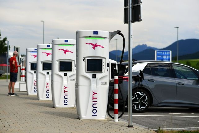 Una estación de garga para autos eléctricos en Europa. El límite de esta tecnología es el precio.&nbsp;