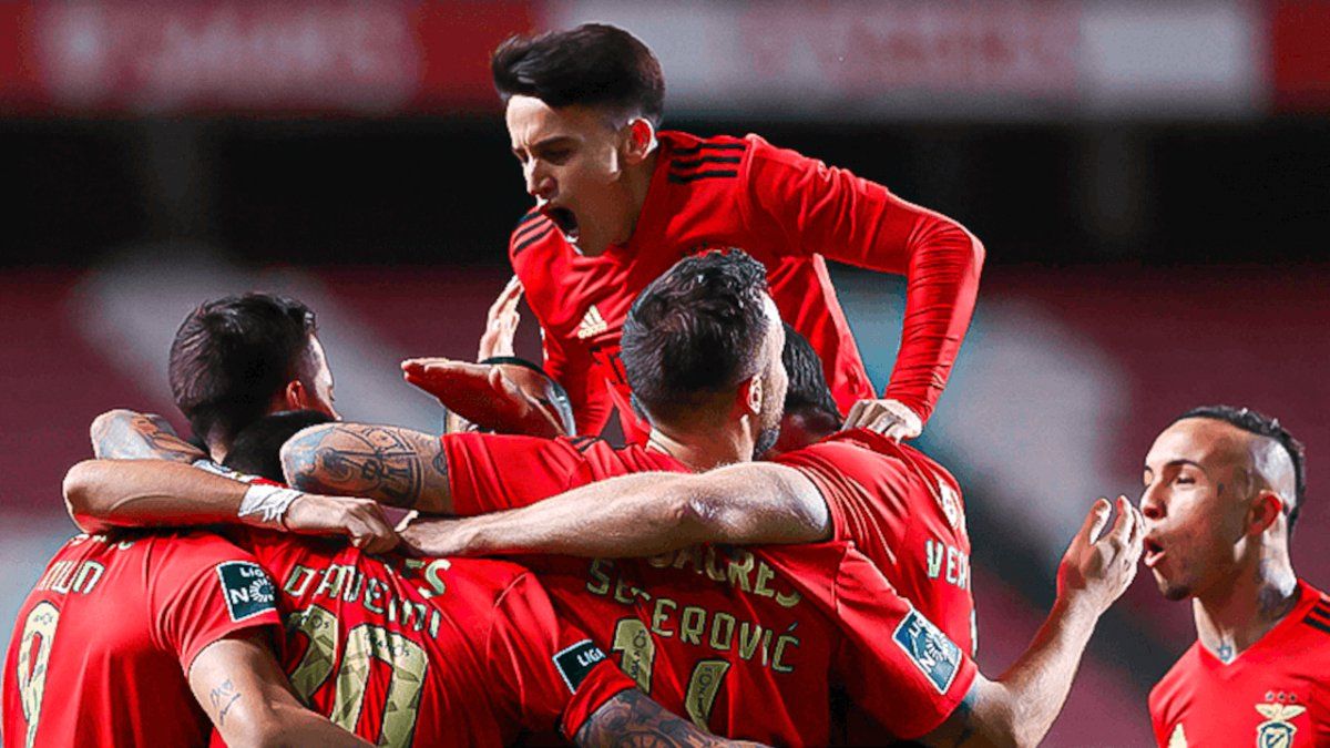 Benfica Con Gol De Otamendi Y Cervi De Titular Vencio Al Famalicao Donde No Jugo El Lesionado Joaquin Pereyra