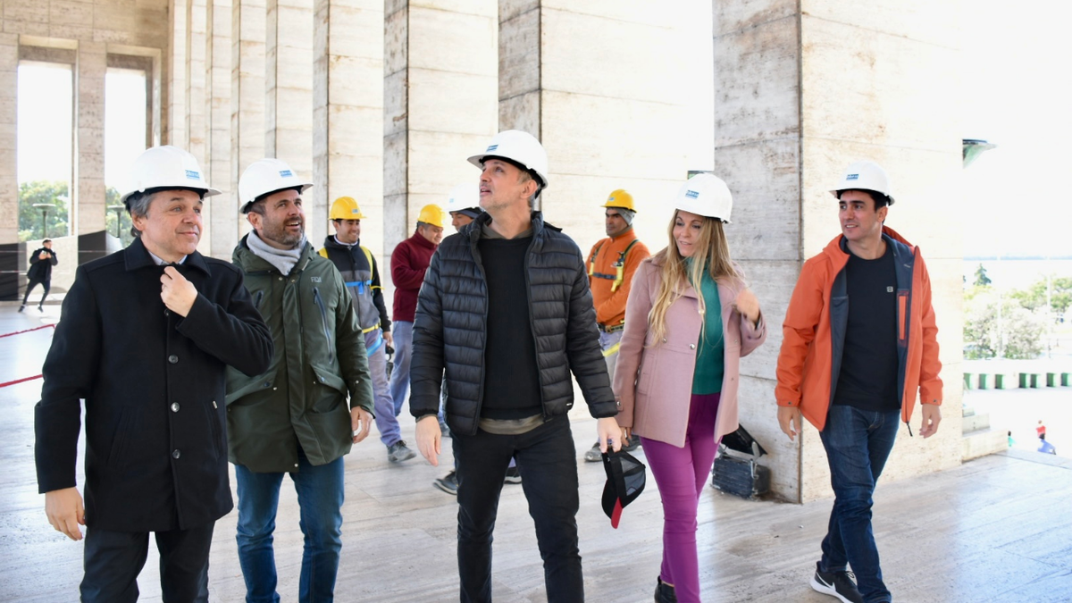 Continúan las obras de refacción en el Monumento Nacional a la Bandera