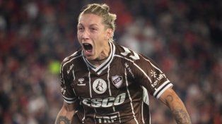 Ignacio Schor celebra con alma y vida la clasificación de Platense.