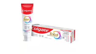 La crema dental Colgate Total Clean Mint fue prohibida recientewmente por Anmat