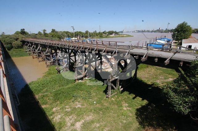 Por la mañana. El tribunal de jueces y las demás partes estarán en la entrada al barrio y así podrán tener un conocimiento de campo. 