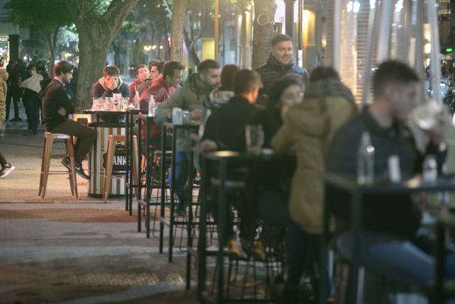 La extensión del horario hasta las 23 este fin de semana le da algo de alivio a un sector que viene muy golpeado por las restricciones para frenar los contagios de Covid.