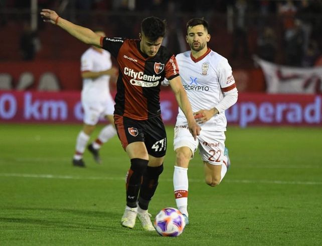 Newells perdió por la mínima con el globo y además sumó lesionados