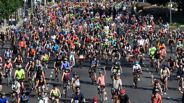 Masiva bicicleteada para pedir justicia por la mujer atropellada en Palermo