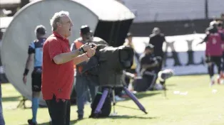 Ricardo Lunari, DT de Newells, lamentó el 3 a 3 final ante Riestra.