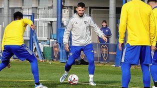 Benedetto se retiró lesionado de la práctica matutina de Boca.