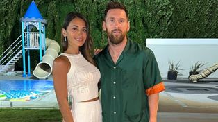 Se agotó la camisa que usó Messi en Rosario para el Año Nuevo