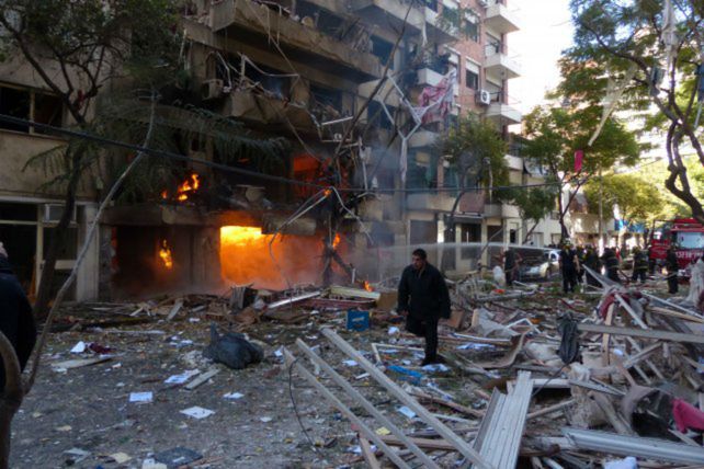 La explosión por una fuga de gas en Salta 2141 dejó 22 víctimas fatales y decenas de heridos.