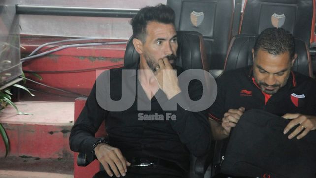 Eduardo Domínguez está otra vez obligado a cambiar