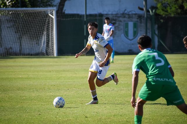 Kevin Gutiérrez actuó desde el arranque en el Central de Mario Pobersnik.